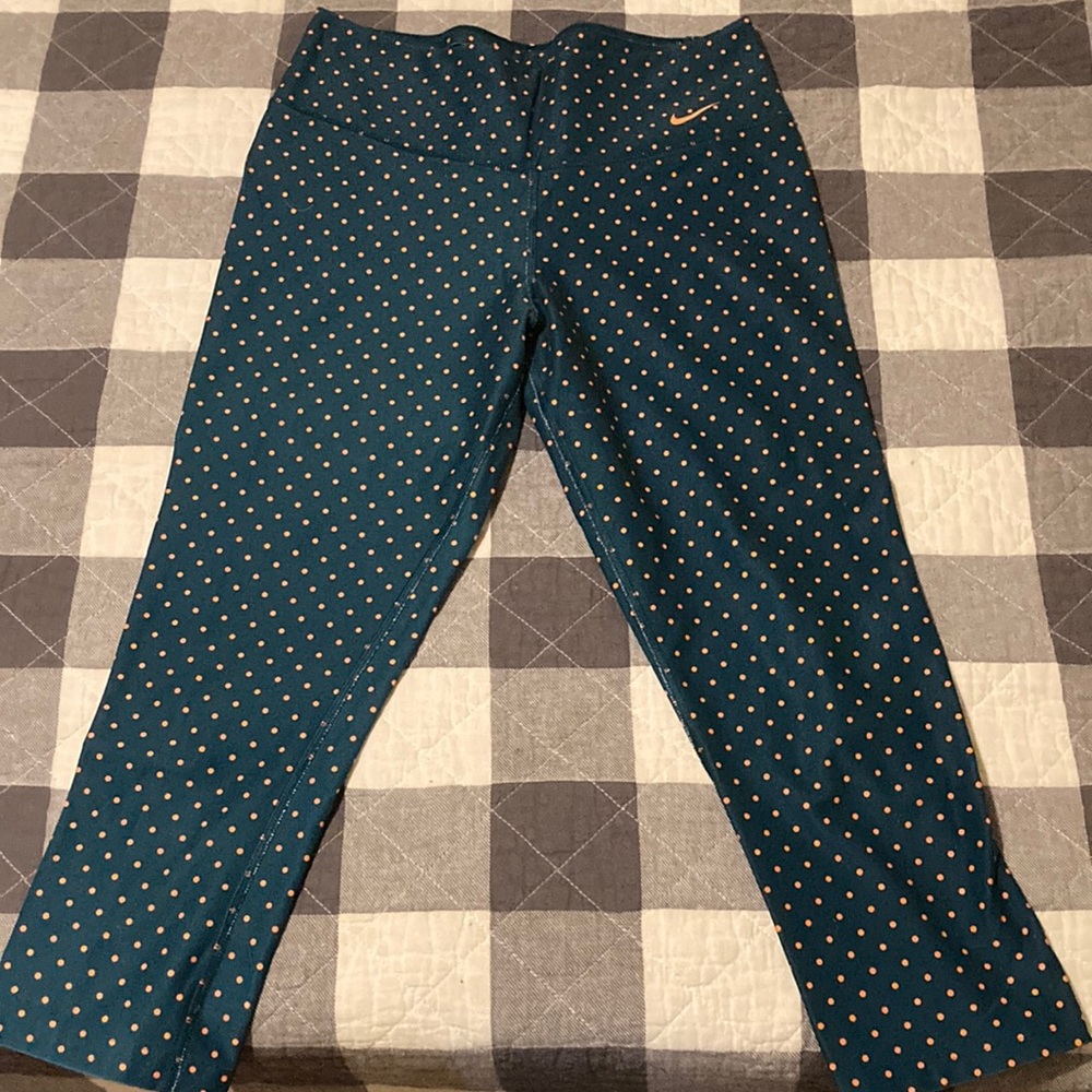 Nike capri